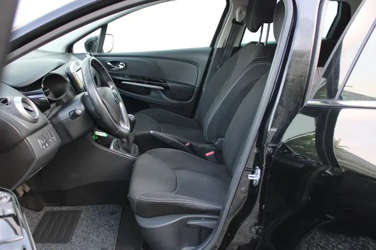 Renault Clio Estate 0.9 TCe Night&Day afbeelding 14
