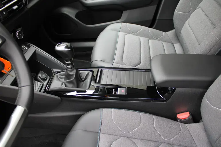 Citroën C4 1.2 Puretech 130 You Cruise/Climate control, Camera, Apple carplay/Android, Radio/DAB, afbeelding 29