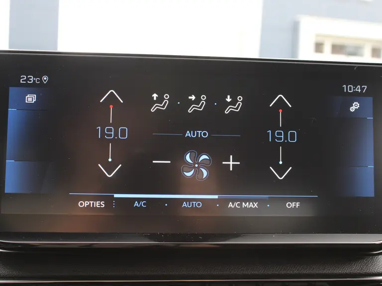 Peugeot 3008 GT 1.2 PureTech 130PK EAT8 Automaat Navigatie, Keyless, Elektrische Kofferbak, Stoelverwarming, Adaptieve Cruise Control afbeelding 27
