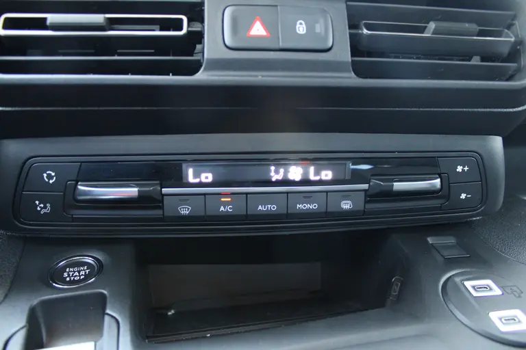 Citroën Berlingo 1.5 BlueHDi 130 EAT8 S&S L1 Automaat Cruise/Climate control, Apple carplay/Android auto, Mistlampen, 16"LM velgen, afbeelding 22