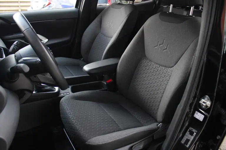 Toyota Yaris Cross 1.5 Hybrid Dynamic Navigatie, Achteruitrijcamera, Climate Control, Bluetooth afbeelding 6
