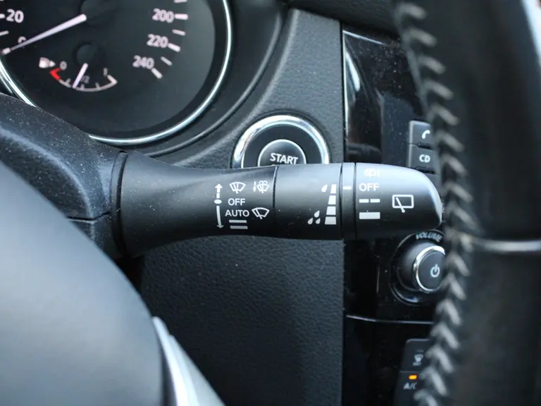 Nissan QASHQAI 1.6 164PK N-Connecta Navigatie, Camera en parkeerhulp rondom, Cruise Controle, Trekhaak. Keyless afbeelding 25