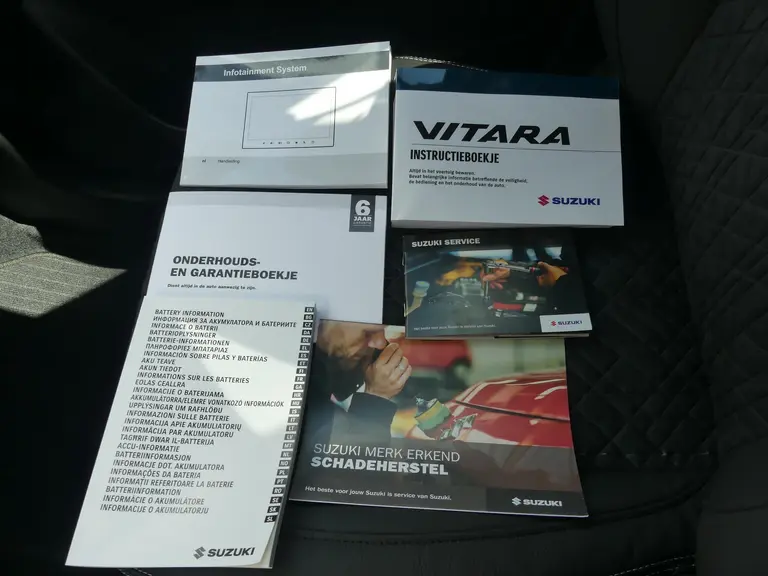 Suzuki Vitara Style 6 Jaar fabrieksgarantie! Nieuw uit voorraad leverbaar! afbeelding 31
