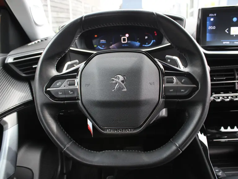 Peugeot 2008 Allure 1.2 PureTech 130PK EAT8 Automaat Navigatie, Achteruitrijcamera, Parkeersensoren, Dab, Apple Carplay. Android Auto afbeelding 18