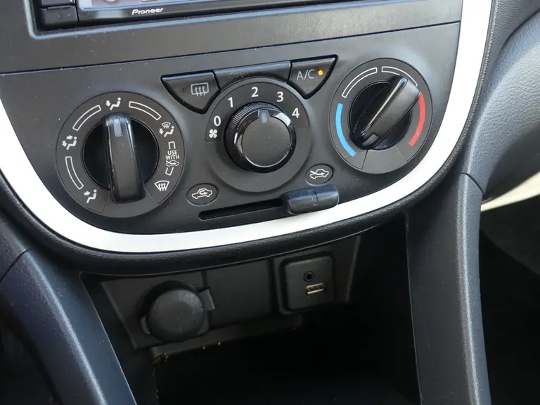 Suzuki Celerio 1.0 Exclusive Automaat, Dealer O.h., Achteruitrij Camera, Navigatie, Airco Stootlijsten, Lichtmetalen velgen. afbeelding 19