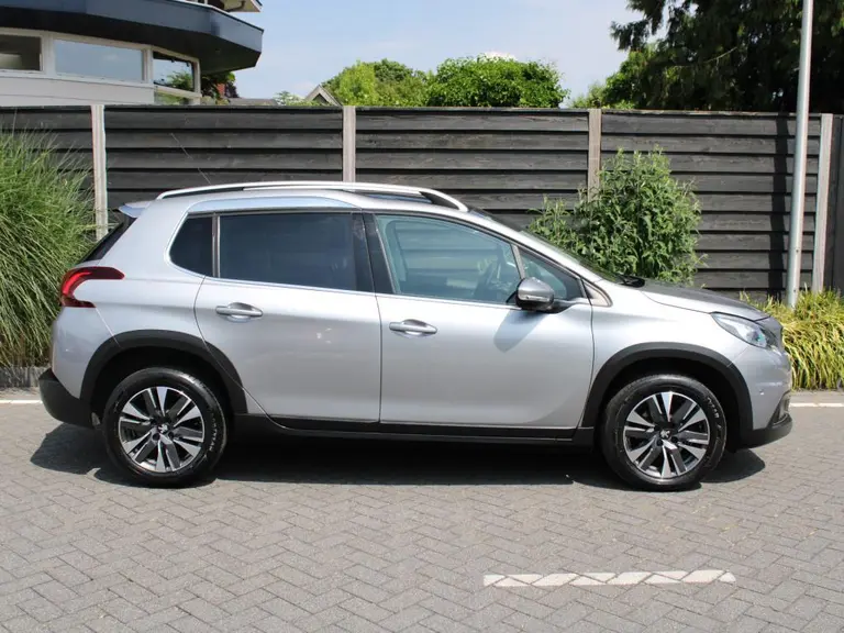 Peugeot 2008 1.2 PureTech Allure 110PK EAT6 Automaat afbeelding 6