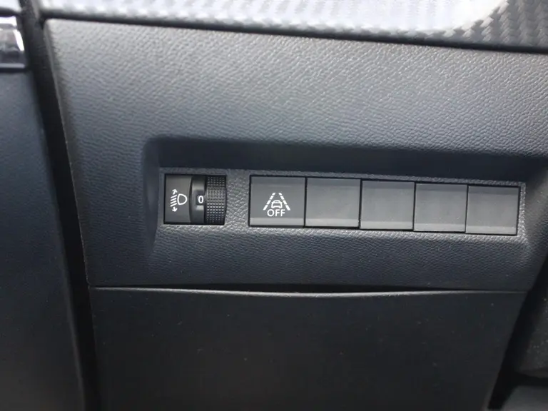 Peugeot 208 Active 1.2 PureTech 100PK Parkeersensoren, Navigatie, Airco, Apple Carplay, Android Auto afbeelding 14