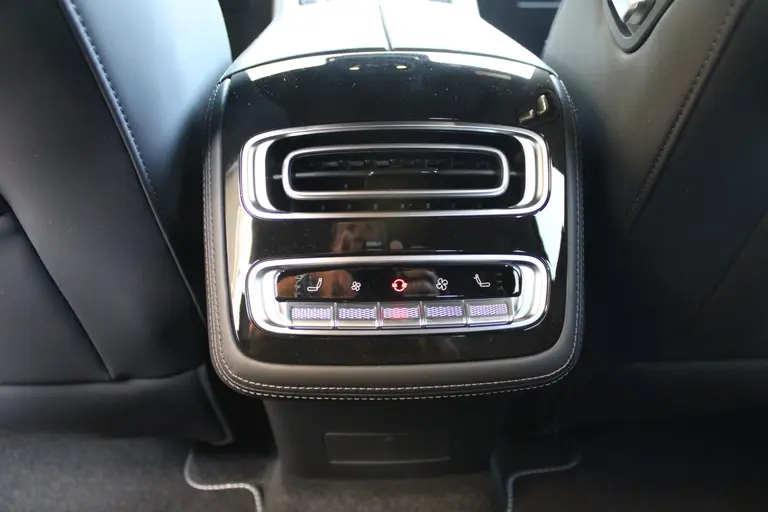 Omoda 9 SHS PHEV Premium 34,46 kWh Super Hybrid System, 20"LM velgen, Elek.schuif/kanteldak, Camera voor/achter, 1.500 kg trekgewicht afbeelding 29