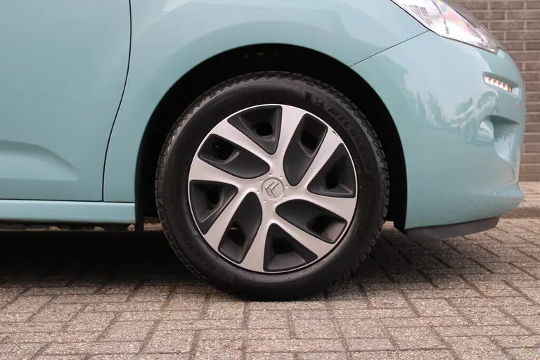 Citroën C3 1.2 PureTech Feel Edition CruiseControl, Bluetooth, Airco, All-season banden afbeelding 24