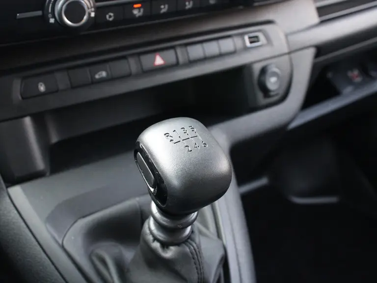 Peugeot Expert 2.0 BlueHDI 145PK S&S L2 Trekhaak, Navigatie, Achteruitrijcamera, Cruise Control, Airco afbeelding 28