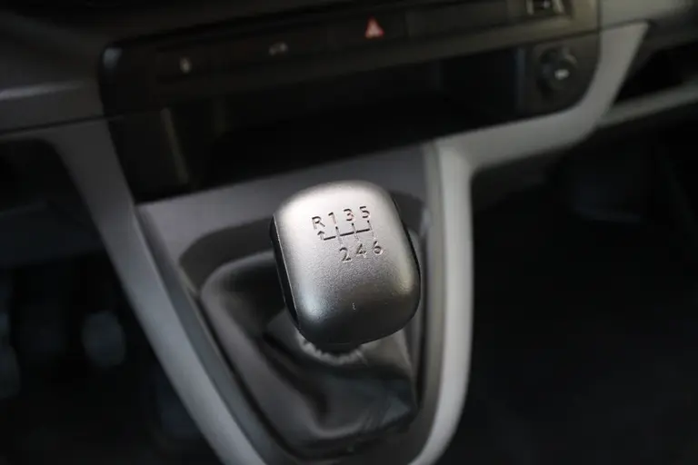 Citroën Jumpy 2.0 BlueHDI 120 XL Driver Trekhaak, Navigatie, Airco, Dodehoek detector, Camera, Laadruimte betimmering, Parkeer sensoren afbeelding 14