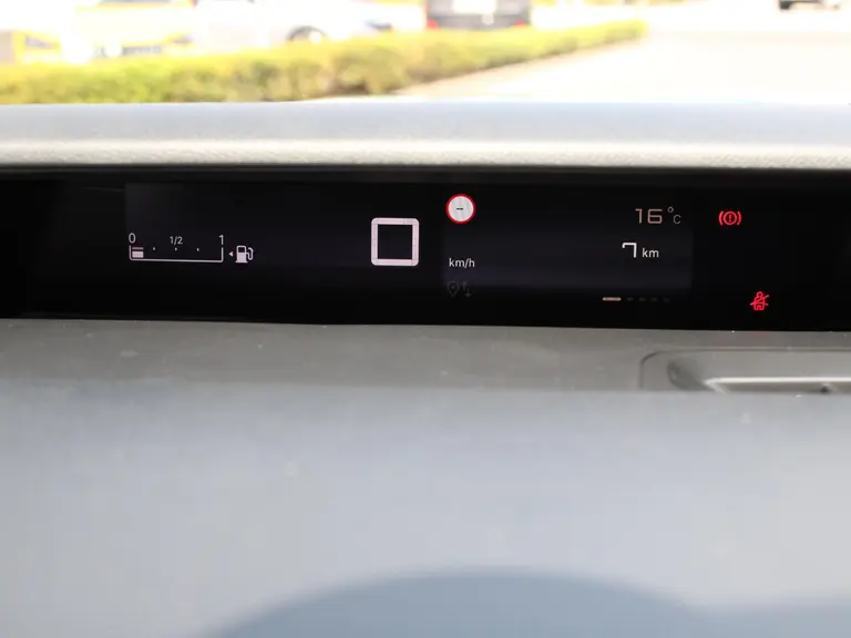 Citroën C3 Aircross Plus 1.2 Turbo 100pk Achteruitrijcamera, Climate Control, Cruise Control, Apple Car Play, Android Auto Navigatie afbeelding 18