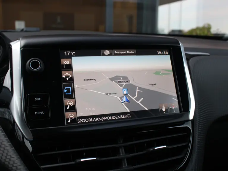 Peugeot 2008 1.2 PureTech Active 110PK Climate Control, Trekhaak, Navigatie afbeelding 16
