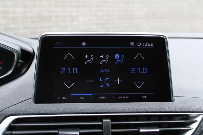 Peugeot 3008 1.2 PureTech Allure Automaat, Trekhaak, Navigatie, CruiseControl, Applecarpl./Andr. Auto afbeelding 22