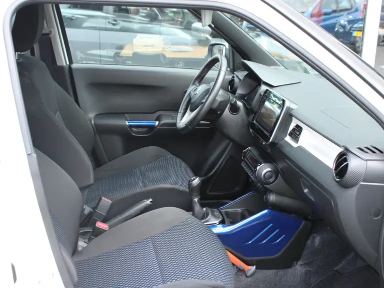 Suzuki Ignis 1.2 Smart Hybrid Style Climat control, Cruise control, Stoelverwarming, Multimediasysteem, Parkeercamera afbeelding 9