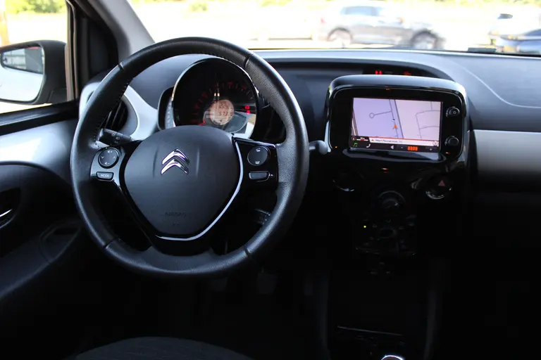 Citroën C1 1.0 e-VTi Shine Airco, Navigatie, Keyless start, LM velgen, Achteruitrij camera, Bluetooth, afbeelding 23