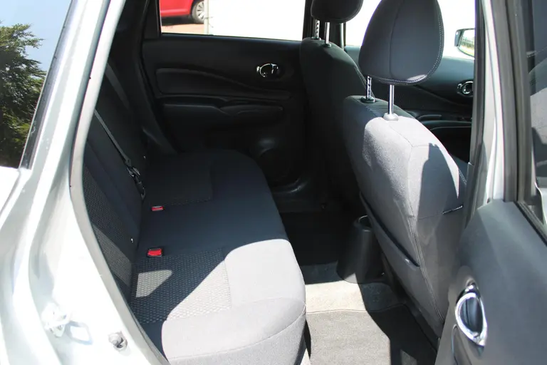 Nissan Note 1.2 Black Edition, All-Seasons, Hoge instap, Navigatie en Cruise Control! afbeelding 24