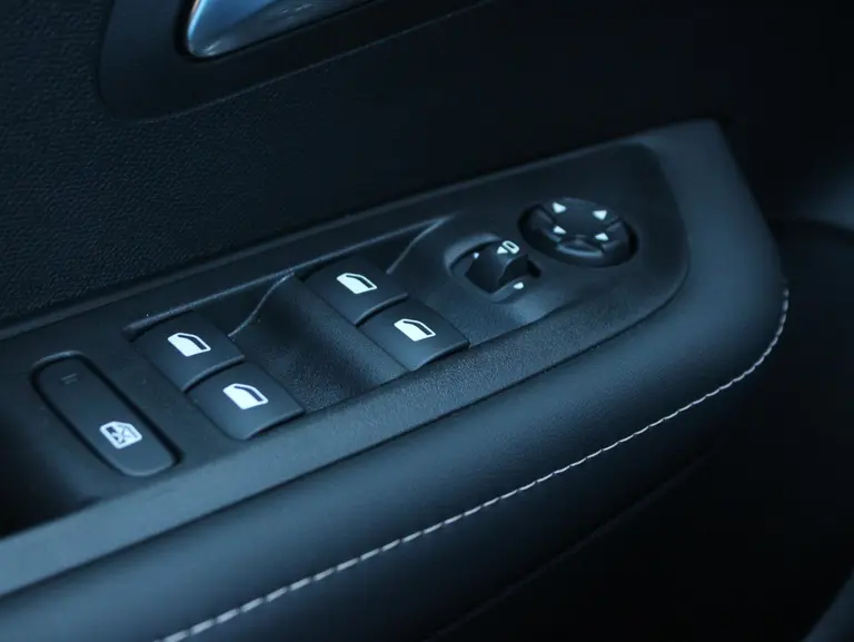 Peugeot 208 Allure 1.2 PureTech 100PK Navigatie, Camera achter, Apple Carplay/Android auto afbeelding 31