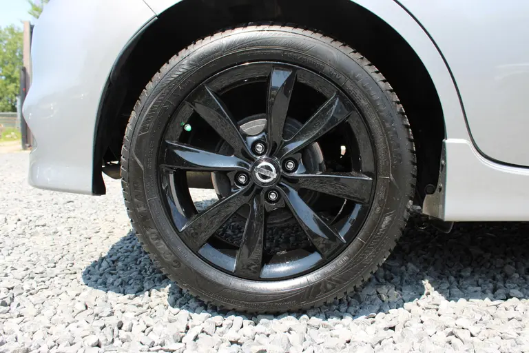 Nissan Note 1.2 Black Edition, All-Seasons, Hoge instap, Navigatie en Cruise Control! afbeelding 4