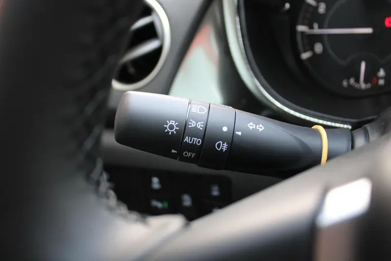 Suzuki Vitara 1.4 Boosterjet Style Smart Hybrid Navigatie, Cruise Control Adaptief, Achteruitrijcamera, Parkeersensoren Voor en Achter afbeelding 30