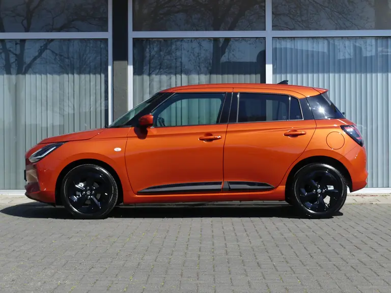 Suzuki Swift 1.2 Select Smart Hybrid, Nieuw uit voorraad leverbaar Leverbaar, Black Rhino pakket, 6 jaar garantie afbeelding 3