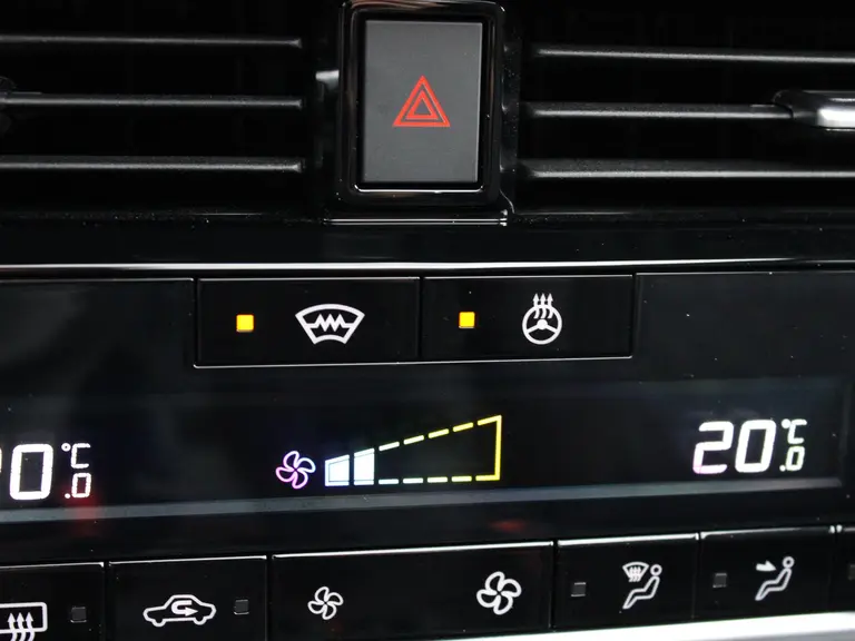Nissan QASHQAI Tekna Plus 1.3 MHEV 158PK Xtronic Automaat Navigatie, Rondomzichtcamera, Keyless, Panoramadak, Leder, Elektrische Kofferbak, Stoelverwarming, Massage afbeelding 40