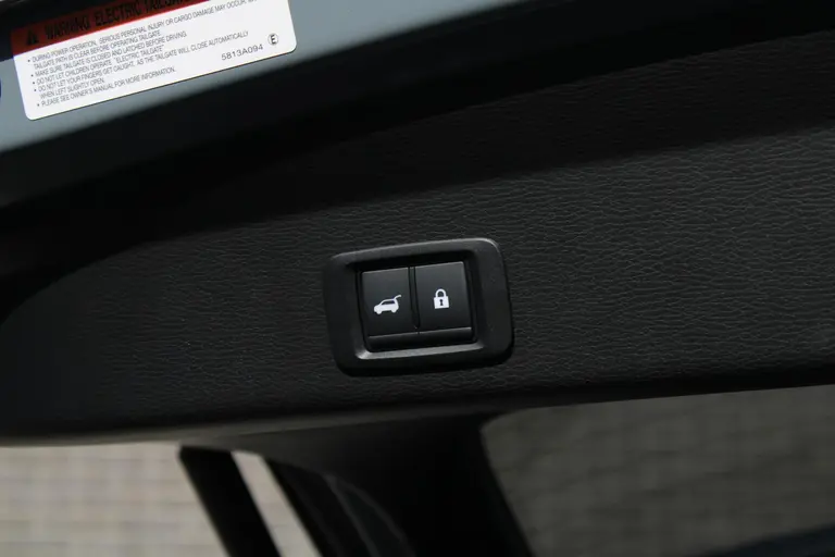 Mitsubishi Outlander 2.4 PHEV Instyle+ Lederen interieur, Elek.glazen panoramadak, Massage stoelen, 20" LM velgen, Trekgewicht 1.600 KG. afbeelding 10