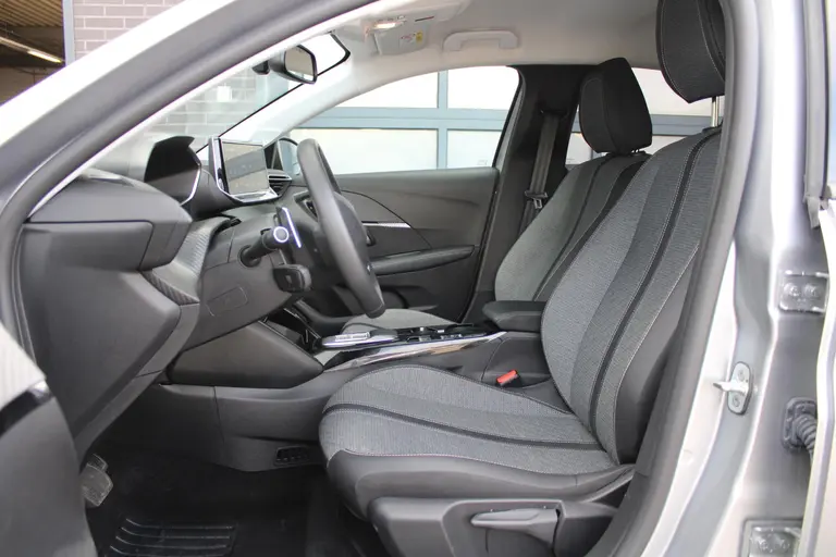 Peugeot 208 Hybrid 100 e-DCS6 Allure Automaat, Navigatie, Applecarpl./Andr. Auto, Keyless entry/Start afbeelding 10