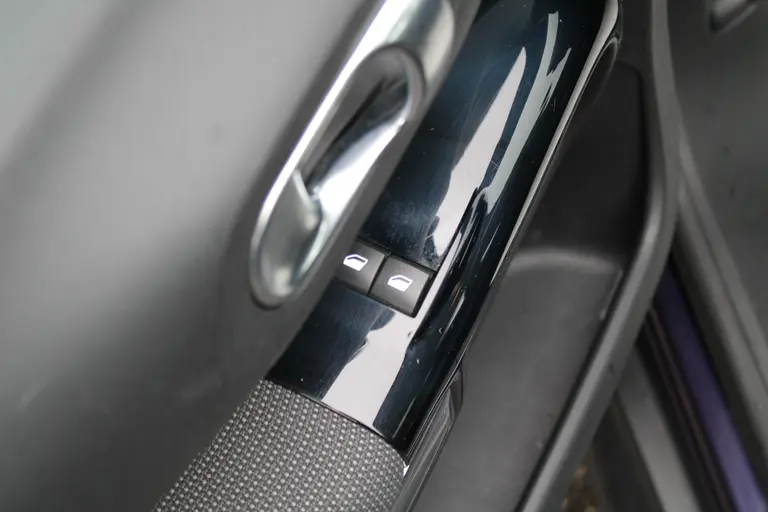 Citroën C4 Cactus 1.2 PureTech Feel Trekhaak, Cruise Control, Airco, Elekt. ramen voor, Navigatie afbeelding 12