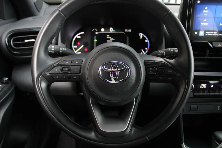 Toyota Yaris Cross 1.5 Hybrid Dynamic Navigatie, Achteruitrijcamera, Climate Control, Bluetooth afbeelding 25