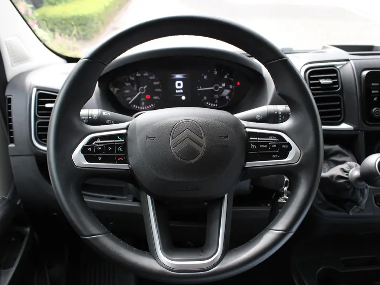 Citroën Jumper 2.2 BlueHDi 120PK S&S L2H1 3.0t Trekhaak, Navigatie, Achteruitrijcamera, Cruise Control, Airco, Dodehoek Detectie afbeelding 21