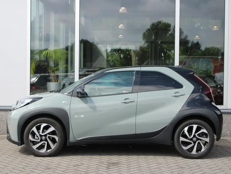 Toyota Aygo X 1.0 VVT-i S-CVT Pulse Automaat Adaptieve Cruise Control, Carplay/Android Auto, Achteruitrijcamera, Airco afbeelding 9