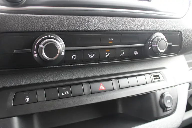 Peugeot Expert 1.5 BlueHDI 120PK Standard Premium 3-Zits, Airco, Navigatie, Achteruitrijcamera, Betimmering afbeelding 17