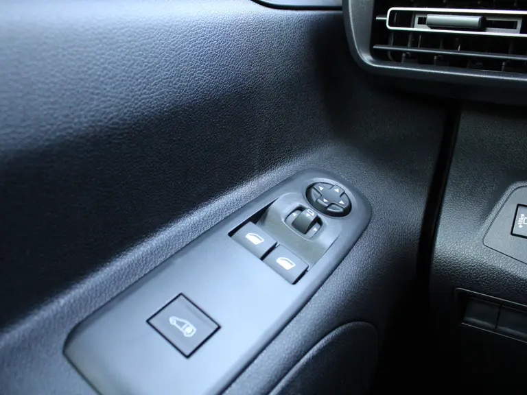 Peugeot Partner 1.5 BlueHDi 130PK EAT8 Automaat L1 White & Black Edition, Navigatie, Airconditioning, Camera Achter + Zijkant, Parkeerhulp voor & achter, Trekhaak afbeelding 27