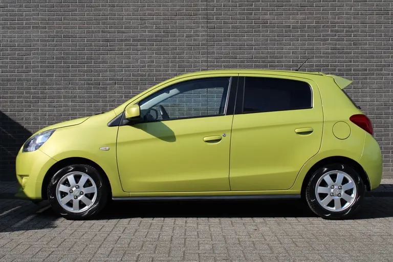 Mitsubishi Space Star 1.0 Bright Elektr. ramen, Start/stop, 14'' inch LM velgen, ClimateControl, Privacy Glass afbeelding 3
