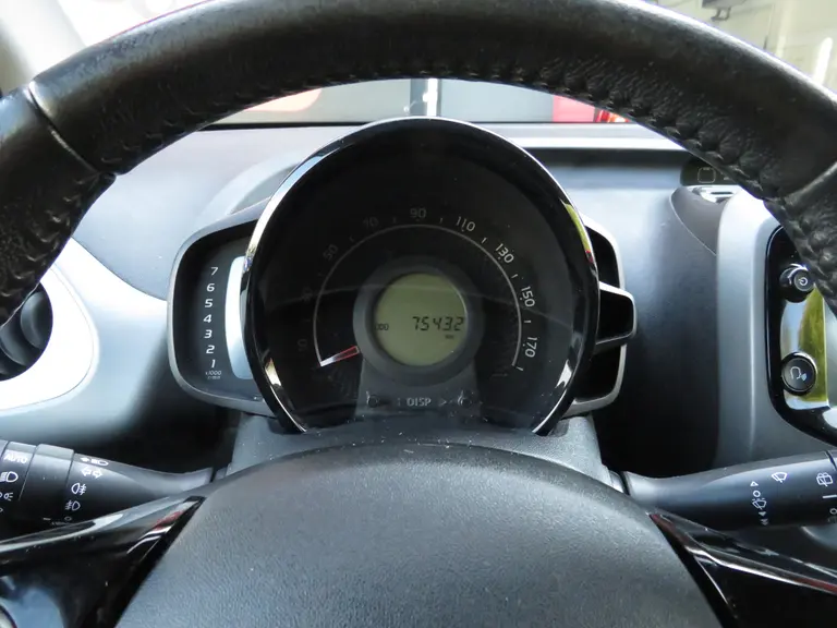 Toyota Aygo 1.0 VVT-i x-joy 1e Eigenaar, Dealer onderhouden, Achteruitrijcamera en LM-Velgen afbeelding 13