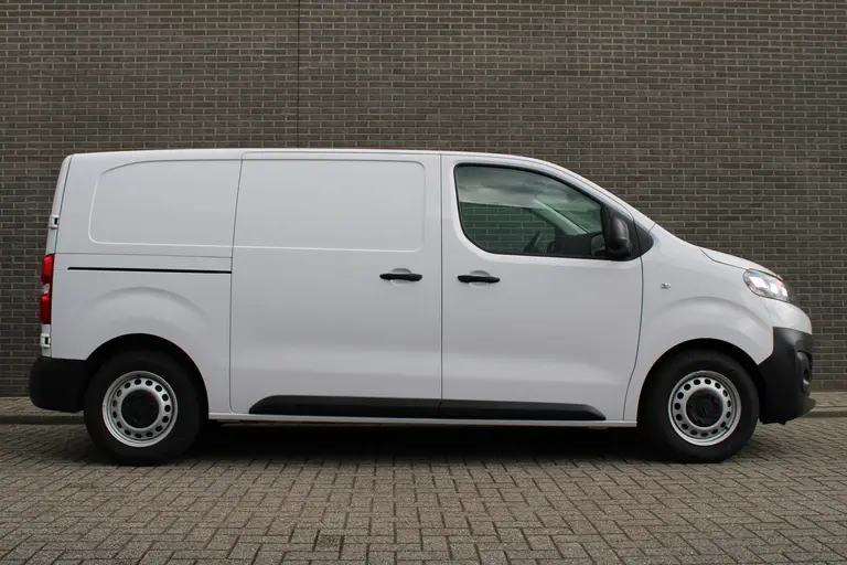 Citroën Jumpy Club M 50 kWh Cruise control, Airco, Apple carplay/Android auto, Radio, Elek.bediende ramen en spiegels afbeelding 3