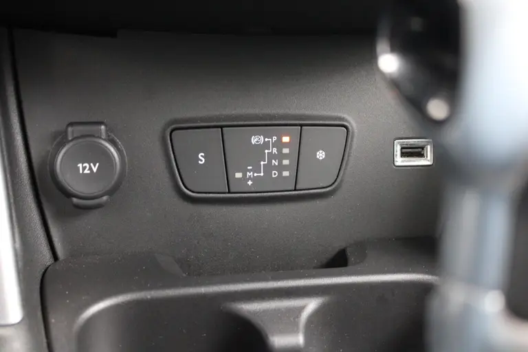 Citroën C3 Aircross 1.2 PureTech S&S Shine Automaat, Cruise control, Applecarpl./Andr. Auto, Airco afbeelding 21