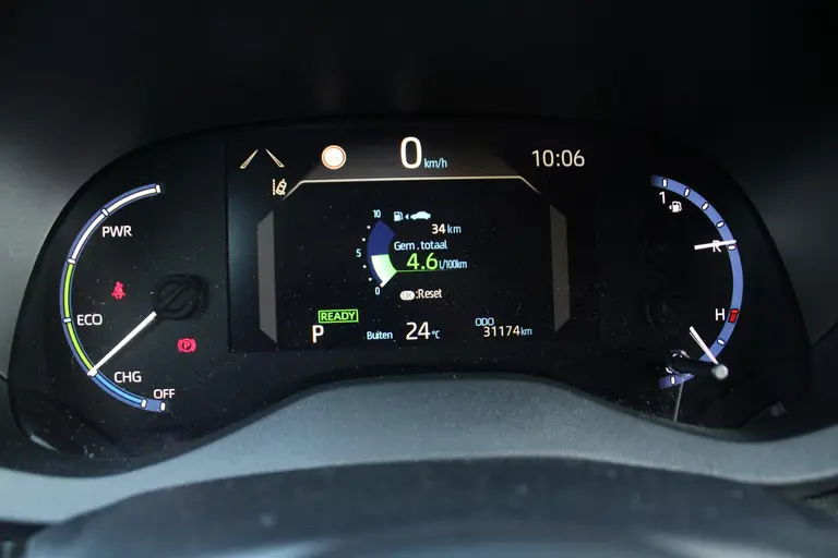 Toyota Yaris Cross 1.5 Hybrid Dynamic Automaat Achteruitrijcamera, Bluetooth, Airco Automatisch, Cruise Control Adaptief, Navigatie afbeelding 30