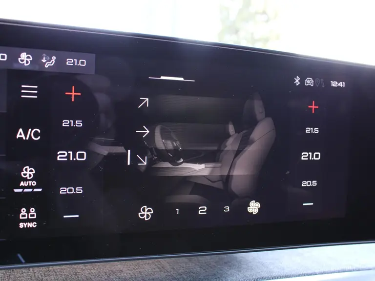 Peugeot 5008 GT 1.2 Hybrid 136PK e-DCS6 Automaat 7P Alcantara Leder, Navigatie, Camera 360, Panoramisch-Open Dak, Elektrische Achterklep afbeelding 20