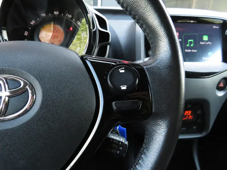 Toyota Aygo 1.0 VVT-i x-joy 1e Eigenaar, Dealer onderhouden, Achteruitrijcamera en LM-Velgen afbeelding 22