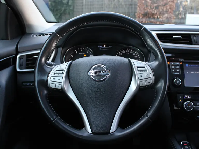 Nissan QASHQAI 1.6 164PK N-Connecta Navigatie, Camera en parkeerhulp rondom, Cruise Controle, Trekhaak. Keyless afbeelding 23
