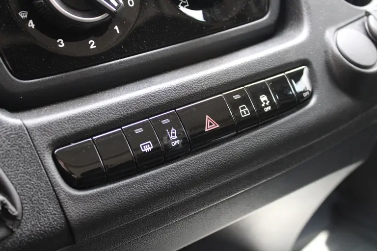 Citroën Jumper 2.2 BlueHDi 120 S&S L2H1 3.0t Airco, Achteruitrijcamera, Cruise Control, Trekhaak afbeelding 22