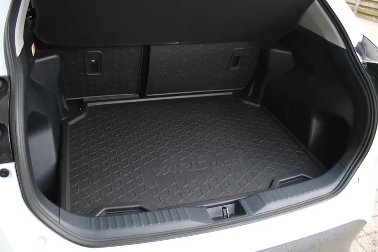 Toyota Yaris Cross 1.5 Hybrid Achteruitrijcamera, Bluetooth, Cruise Control Adaptief, Climate Control afbeelding 16