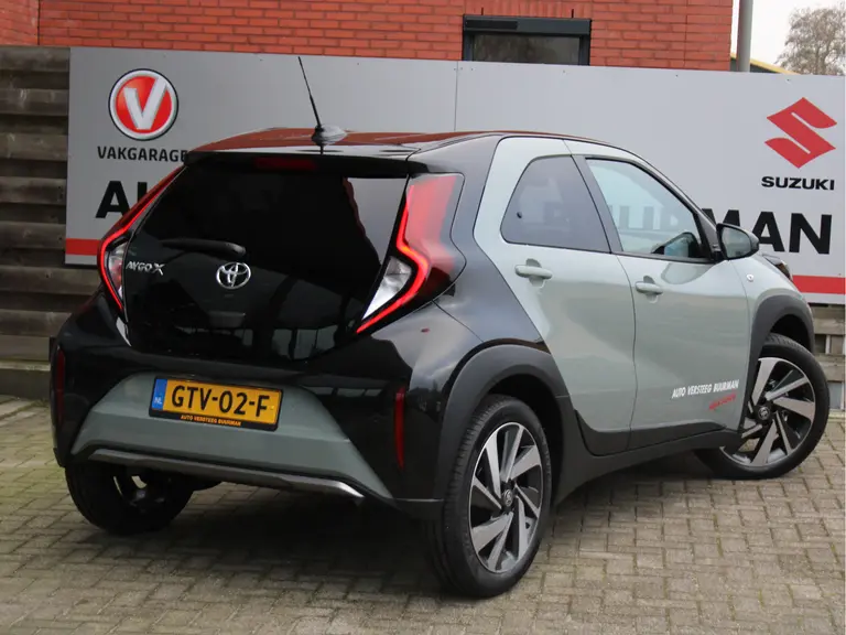 Toyota Aygo X 1.0 VVT-i MT Envy Cruise Control Adaptief, Achteruitrijcamera, Navigatie, Parkeersensoren Voor en Achter afbeelding 3