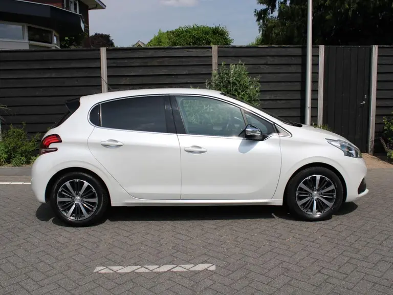 Peugeot 208 1.2 PureTech Allure afbeelding 5
