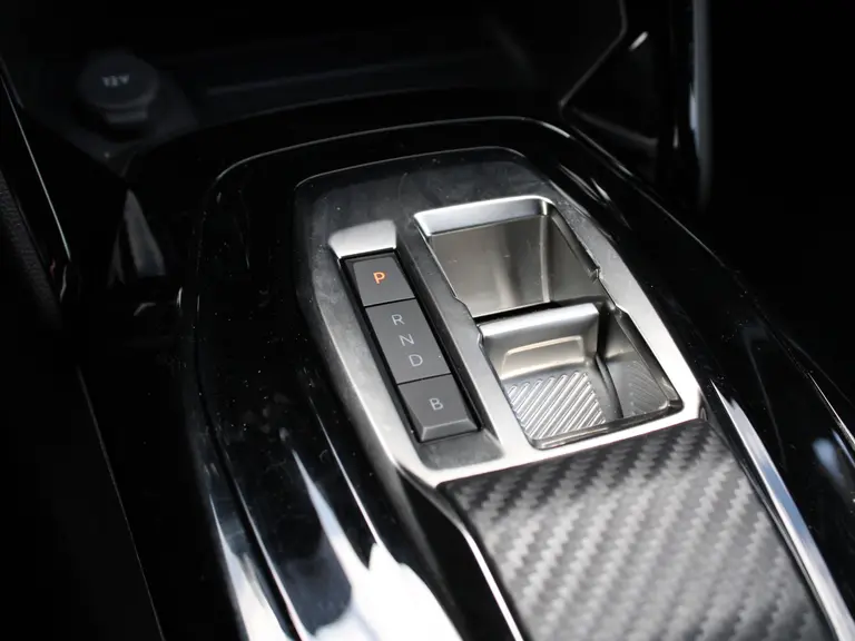 Peugeot e-2008 EV GT 50 kWh 136PK Automaat inclusief batterijtest Navigatie, Lichtmetalen velgen 18 inch, Keyless Entry, Dodehoek detectie afbeelding 34