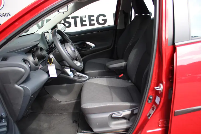 Toyota Yaris 1.5 Hybrid Dynamic Cruise Control Adaptief, achteruitrijcamera, Keyless Entry afbeelding 14