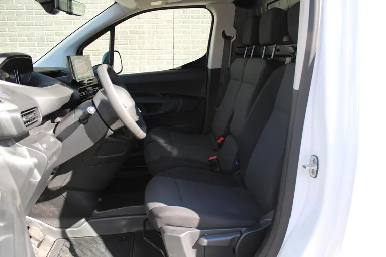 Peugeot Partner 1.5 BlueHDi 100PK S&S L1 Navigatie, Achteruitrijcamera, Trekhaak, Dab, Bluetooth, Parkeersensoren voor & achter afbeelding 15