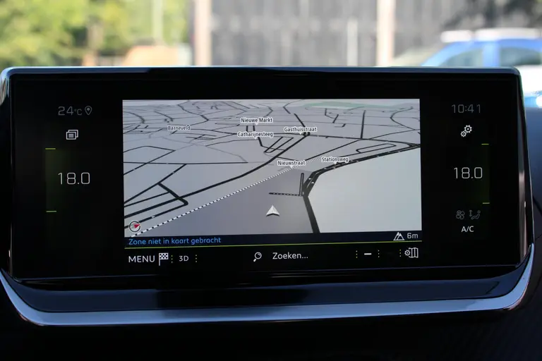 Peugeot 2008 1.2 PureTech GT 130PK Achteruitrijcamera, Navigatie, Cruise Control, Parkeersensoren afbeelding 25